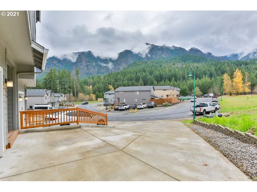 Cascade Locks, OR 97014,1266 WINDSONG DR