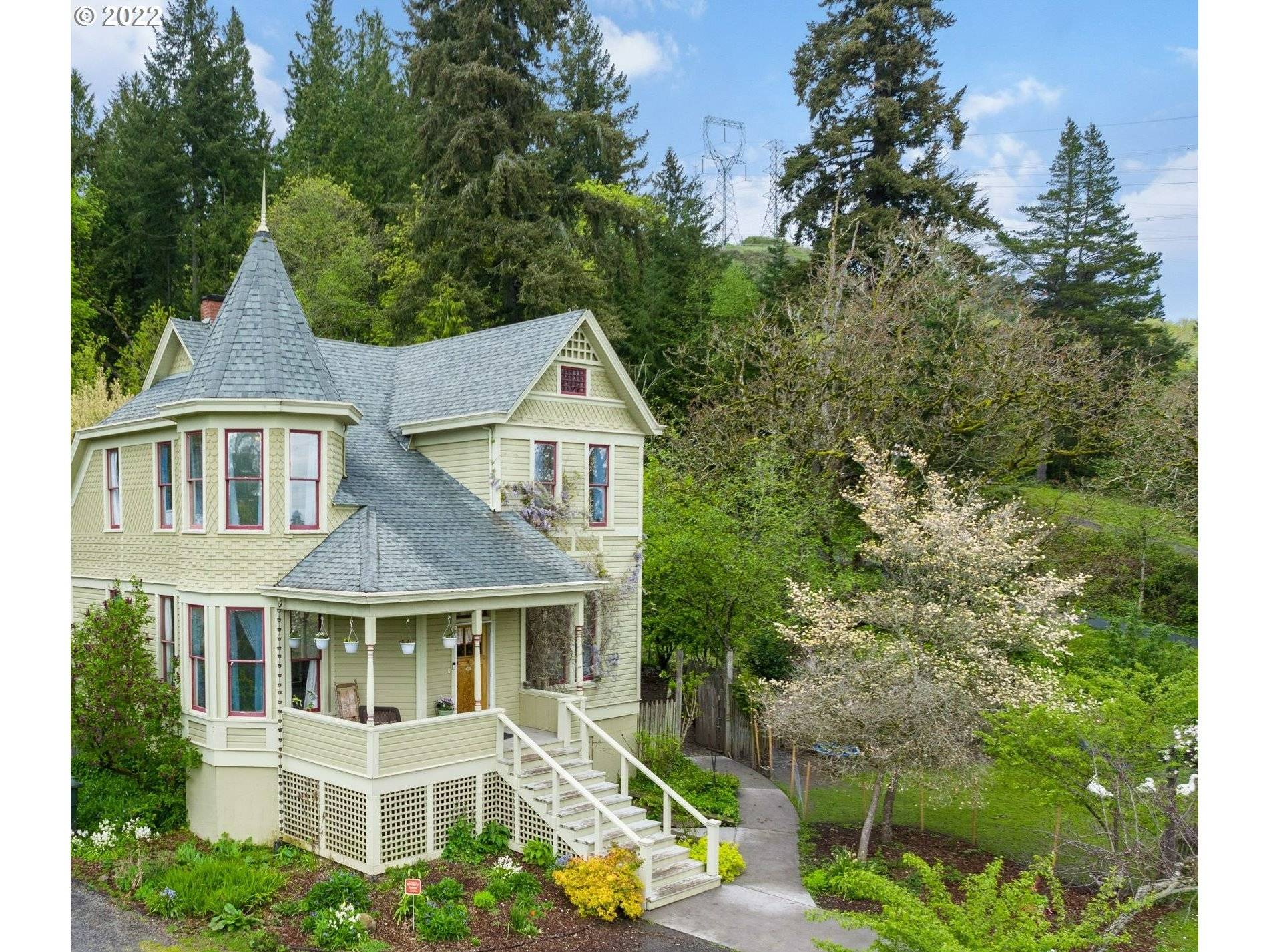 Longview, WA 98632,5224 Pacific WAY