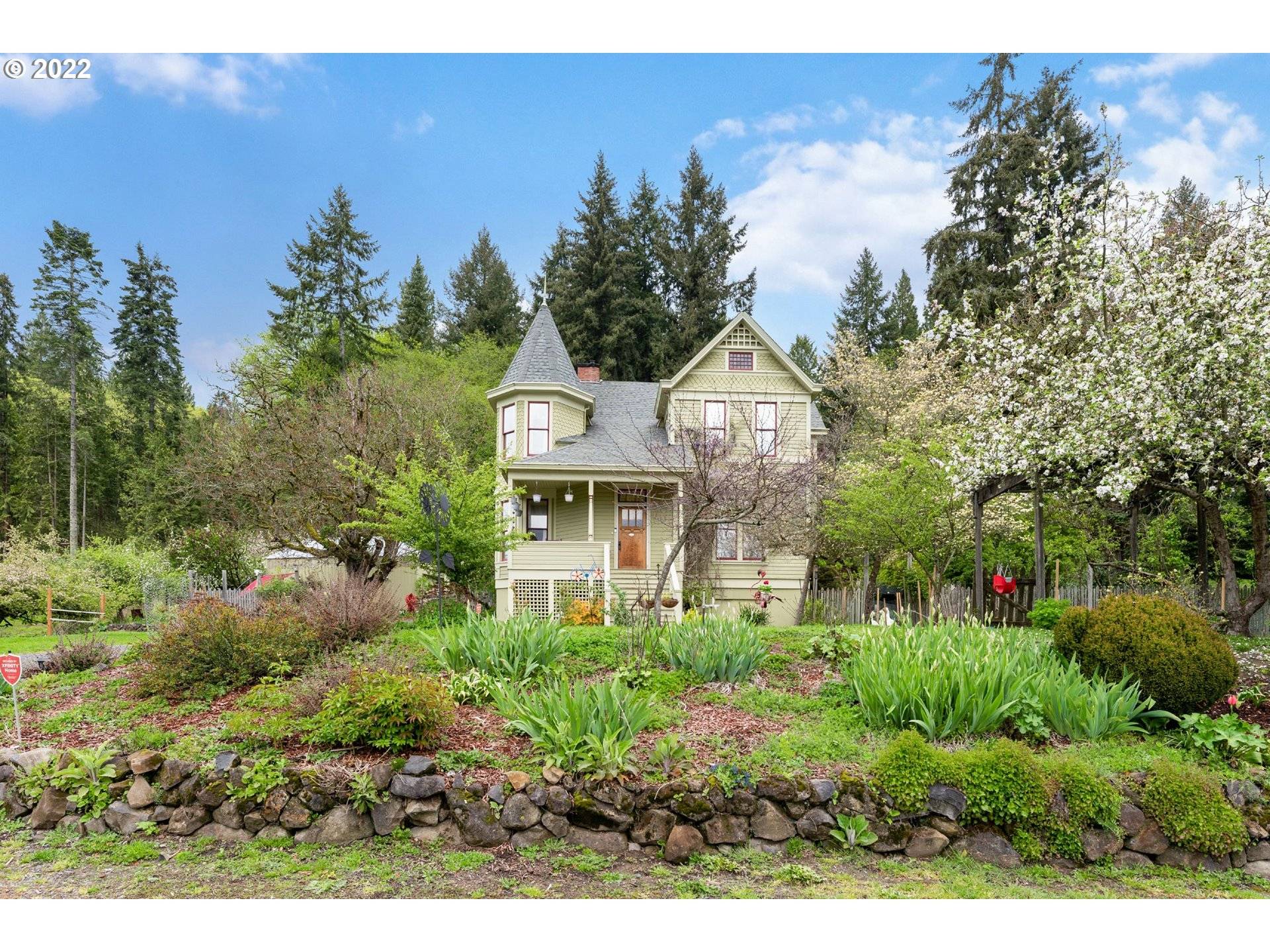 Longview, WA 98632,5224 Pacific WAY