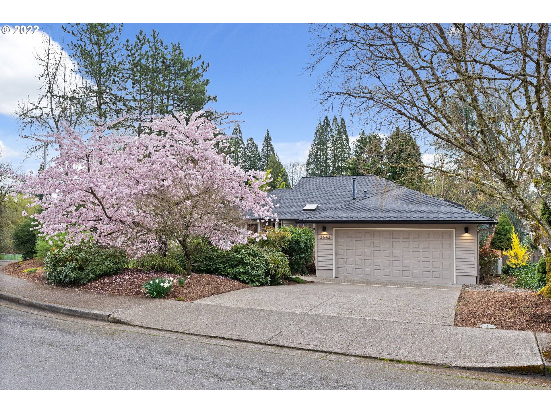 Lake Oswego, OR 97035,2542 SW ORCHARD HILL LN