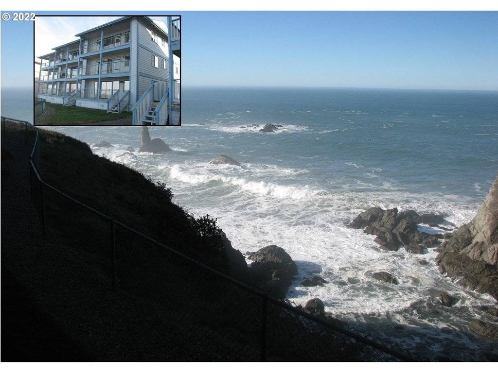 Brookings, OR 97415,1305 MOORE ST #402