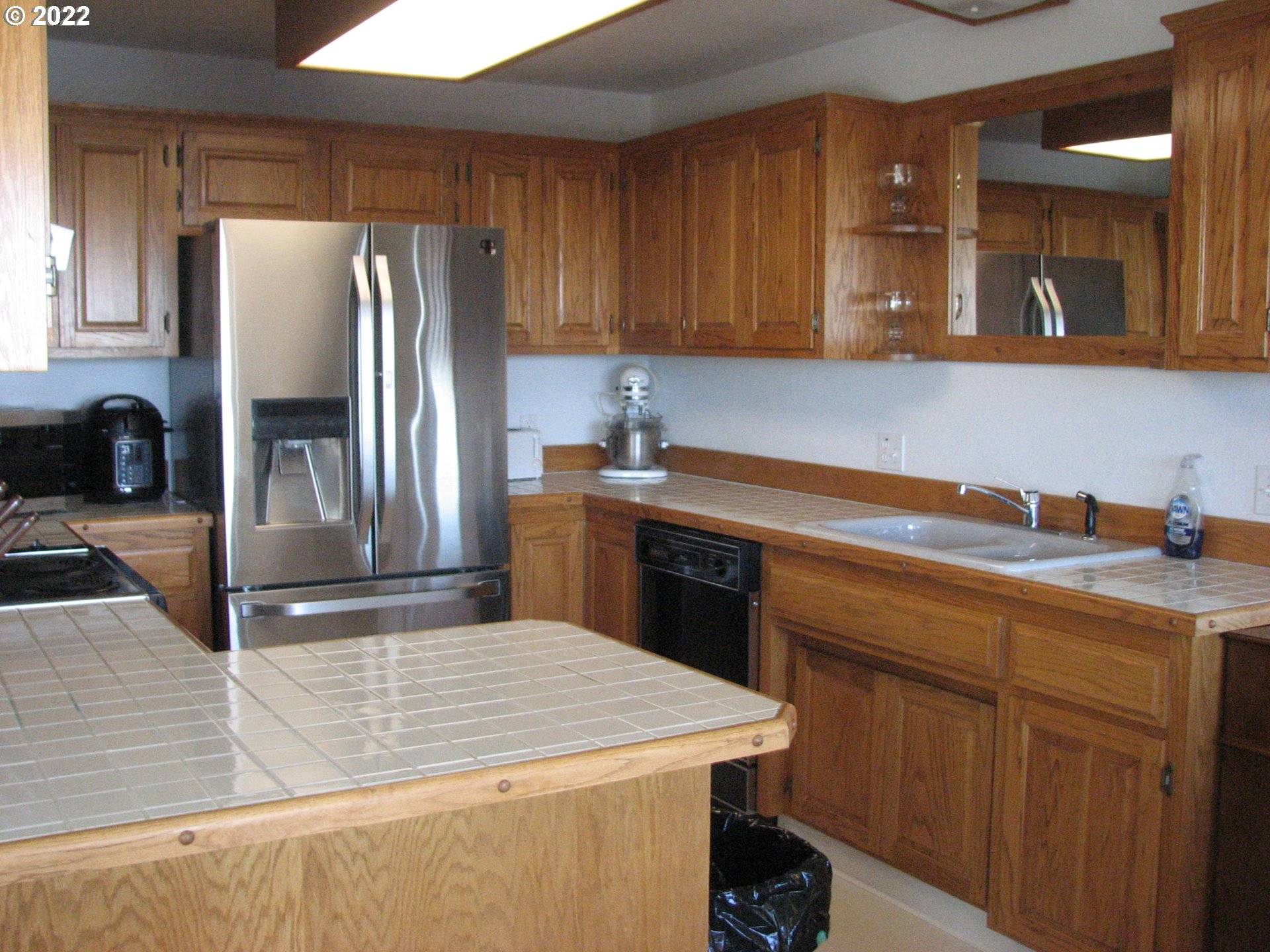 Brookings, OR 97415,1305 MOORE ST #402