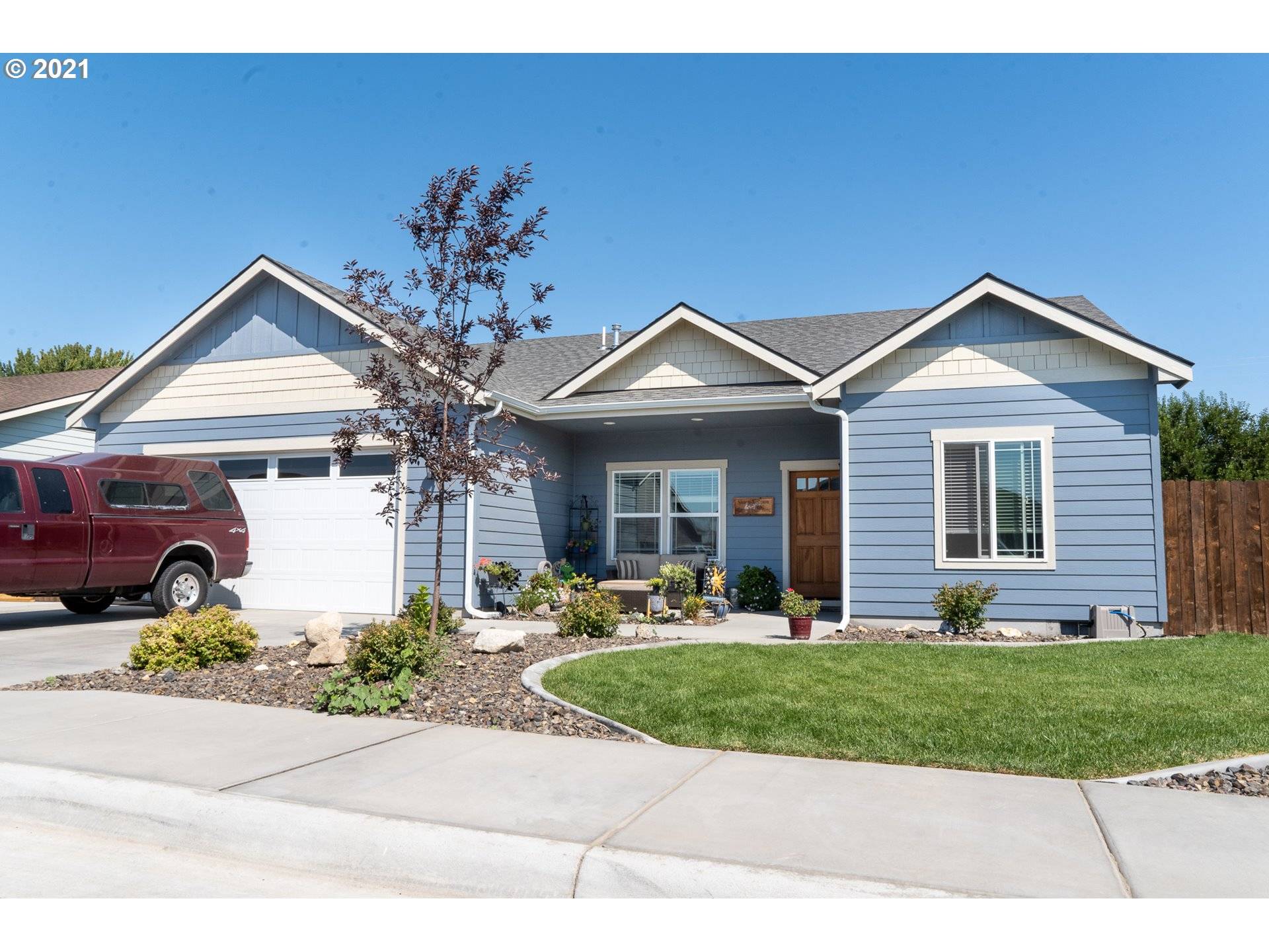 Hermiston, OR 97838,942 SW COYOTE DR