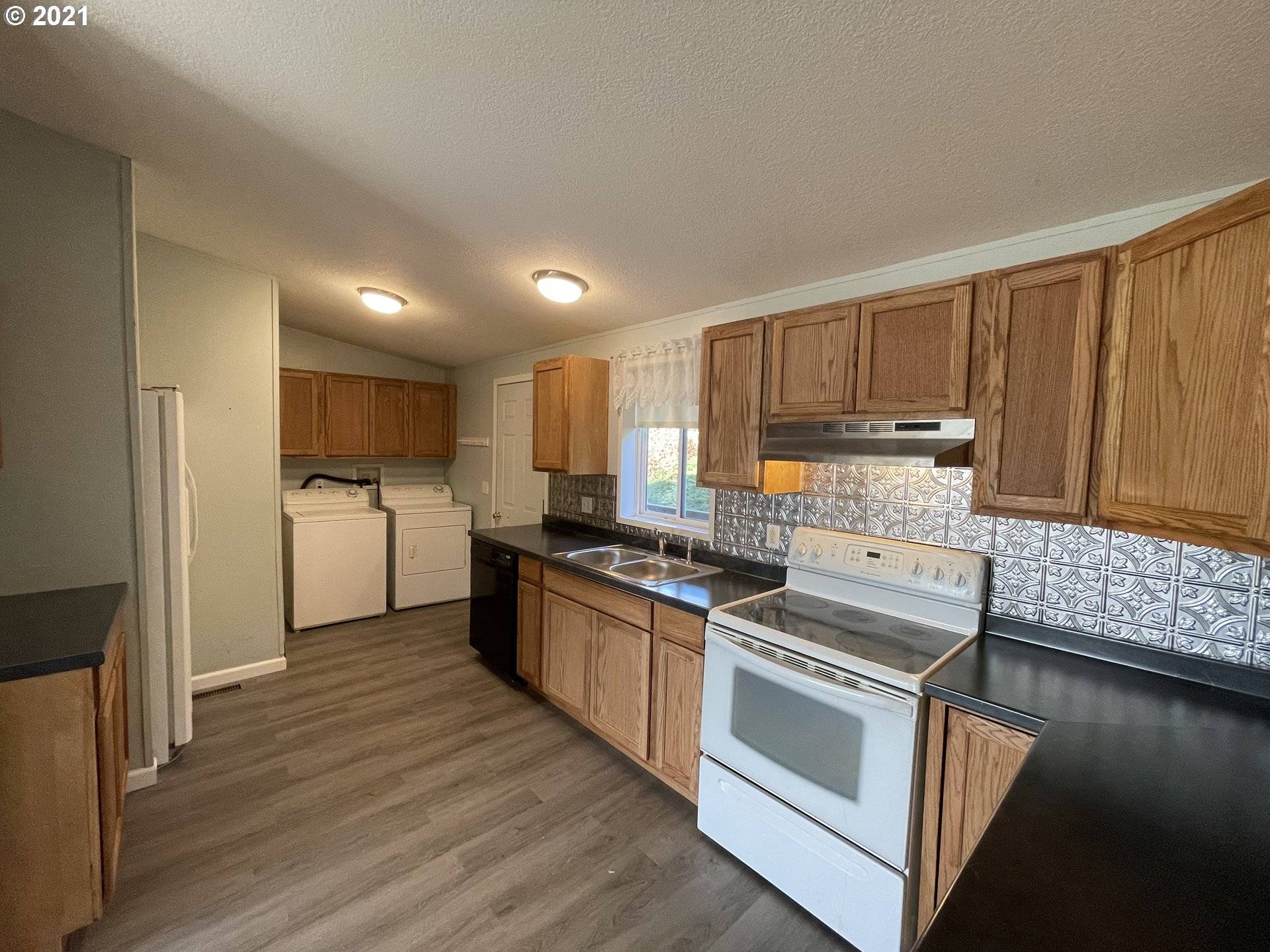 26916 HWY 36 #SP 44, Cheshire, OR 97419