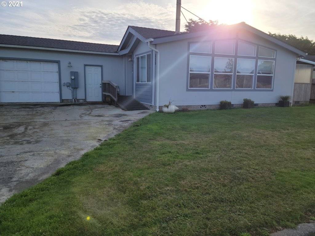 855 12TH CT SW, Bandon, OR 97411