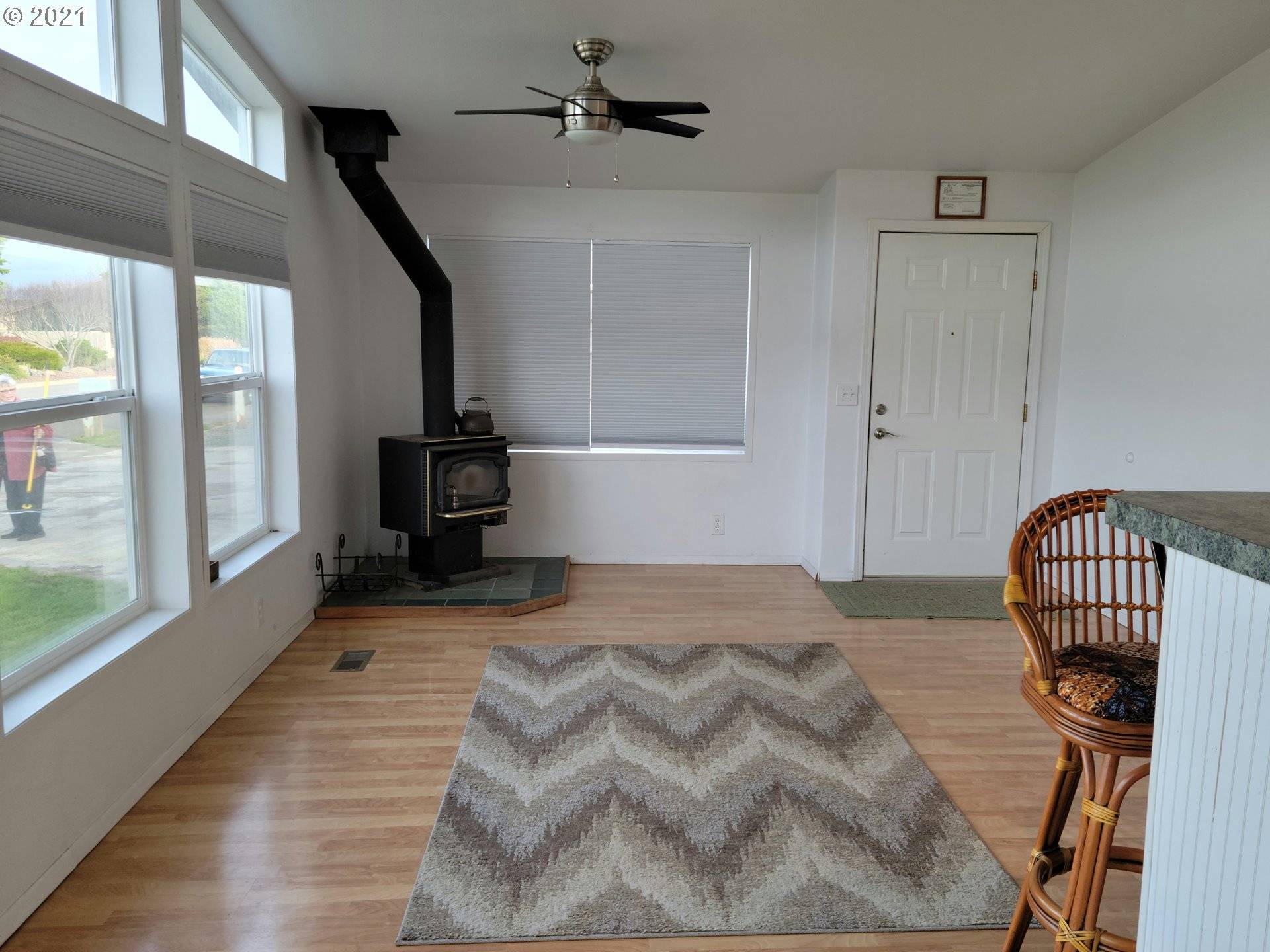 855 12TH CT SW, Bandon, OR 97411