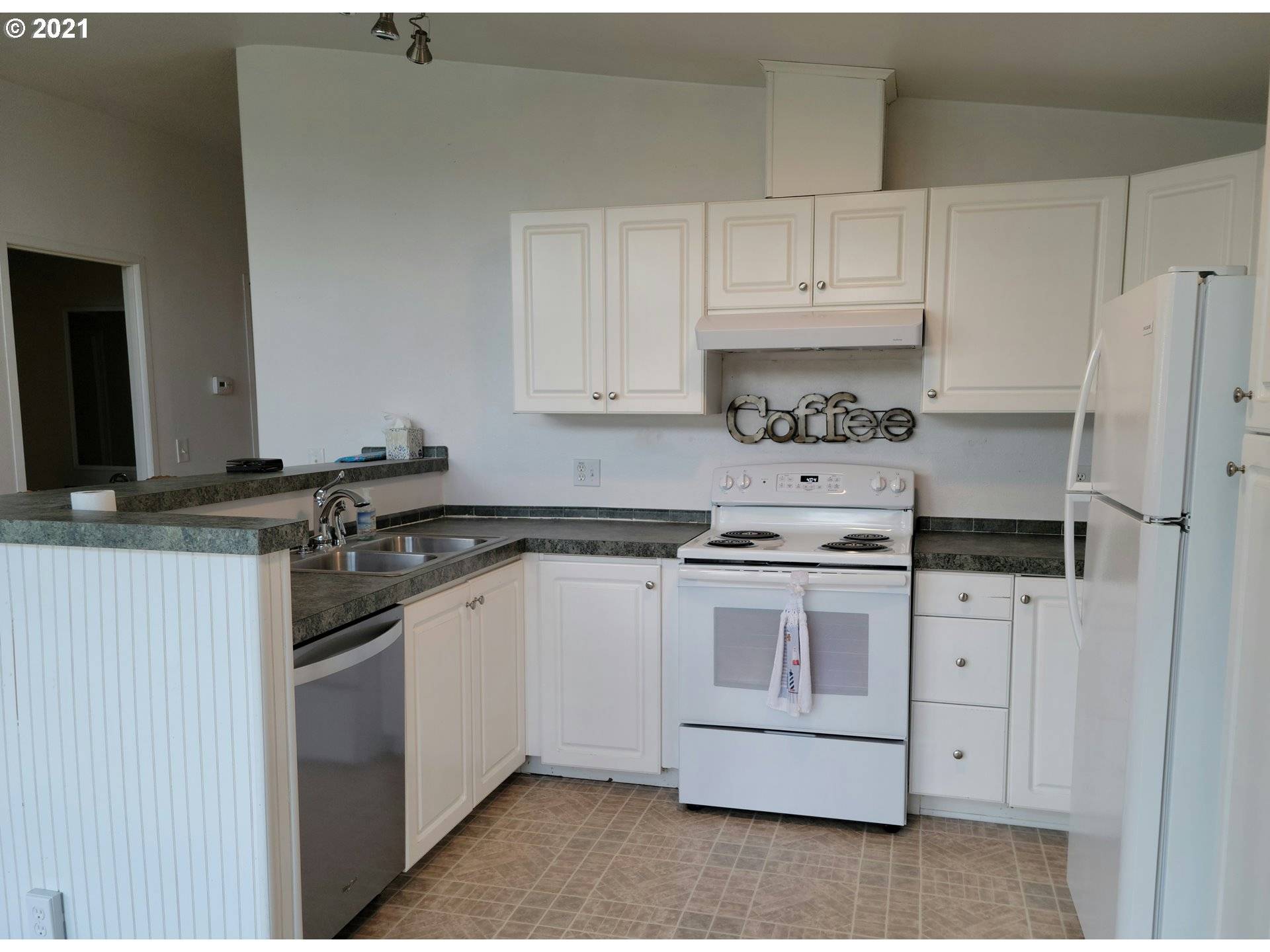 855 12TH CT SW, Bandon, OR 97411