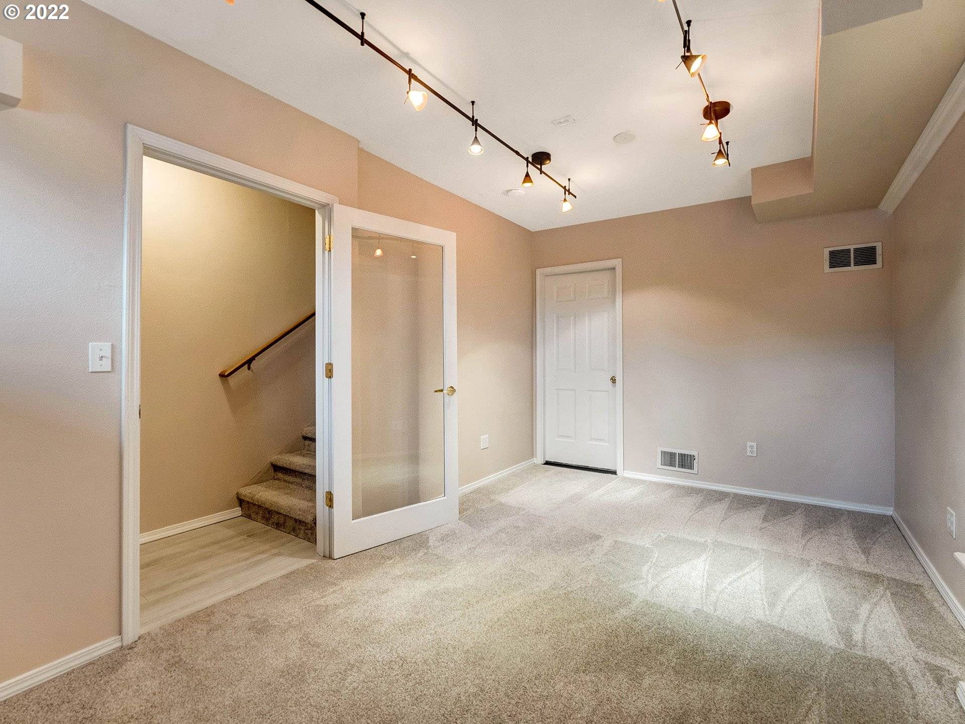 Portland, OR 97239,23 S HAMILTON ST