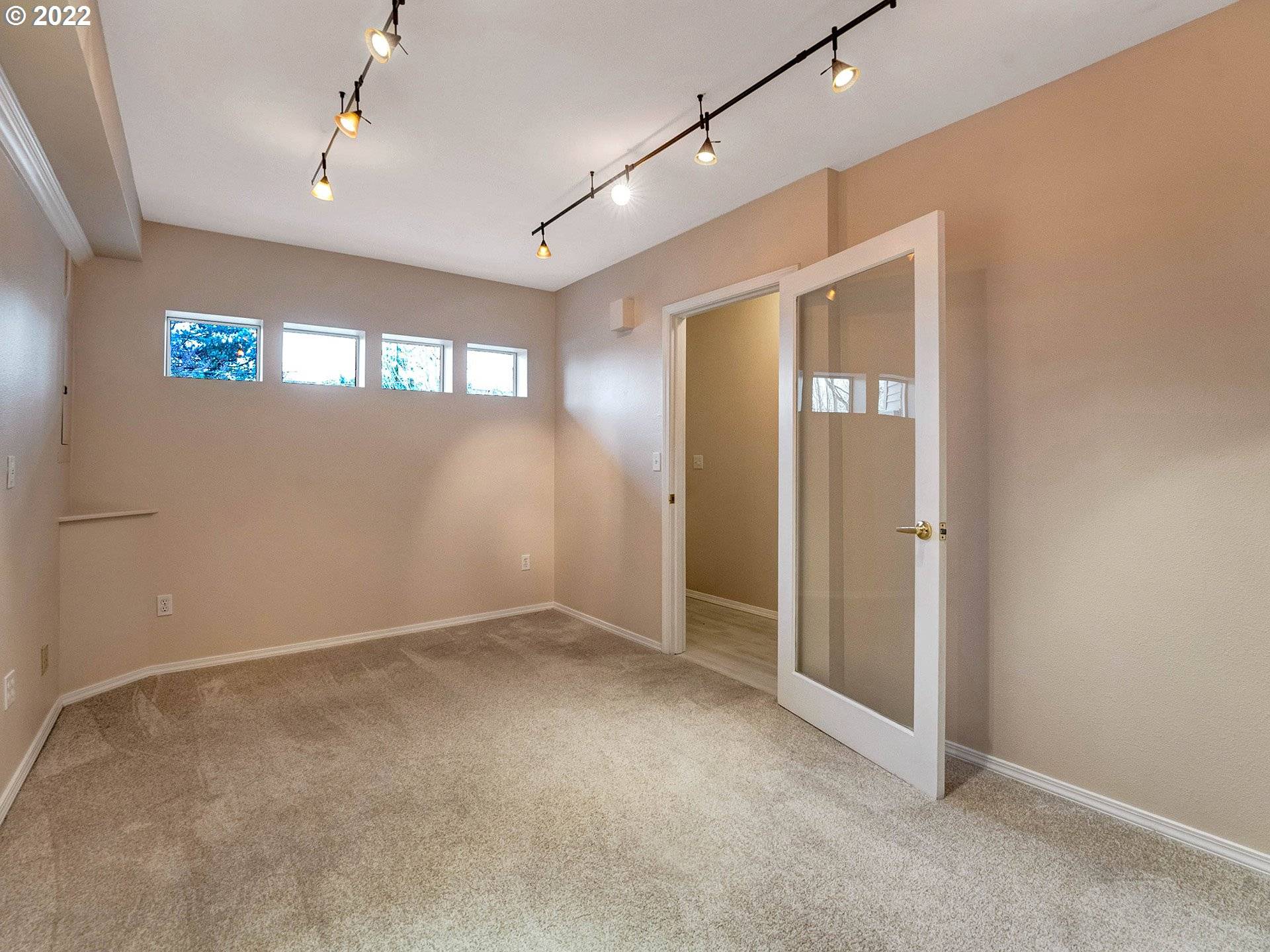 Portland, OR 97239,23 S HAMILTON ST