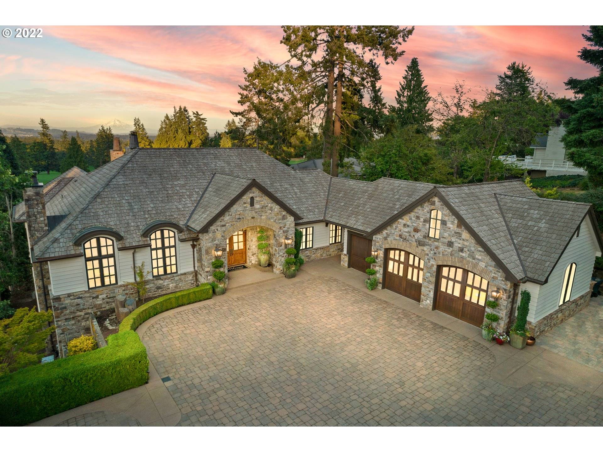 Lake Oswego, OR 97034,14390 UPLANDS DR