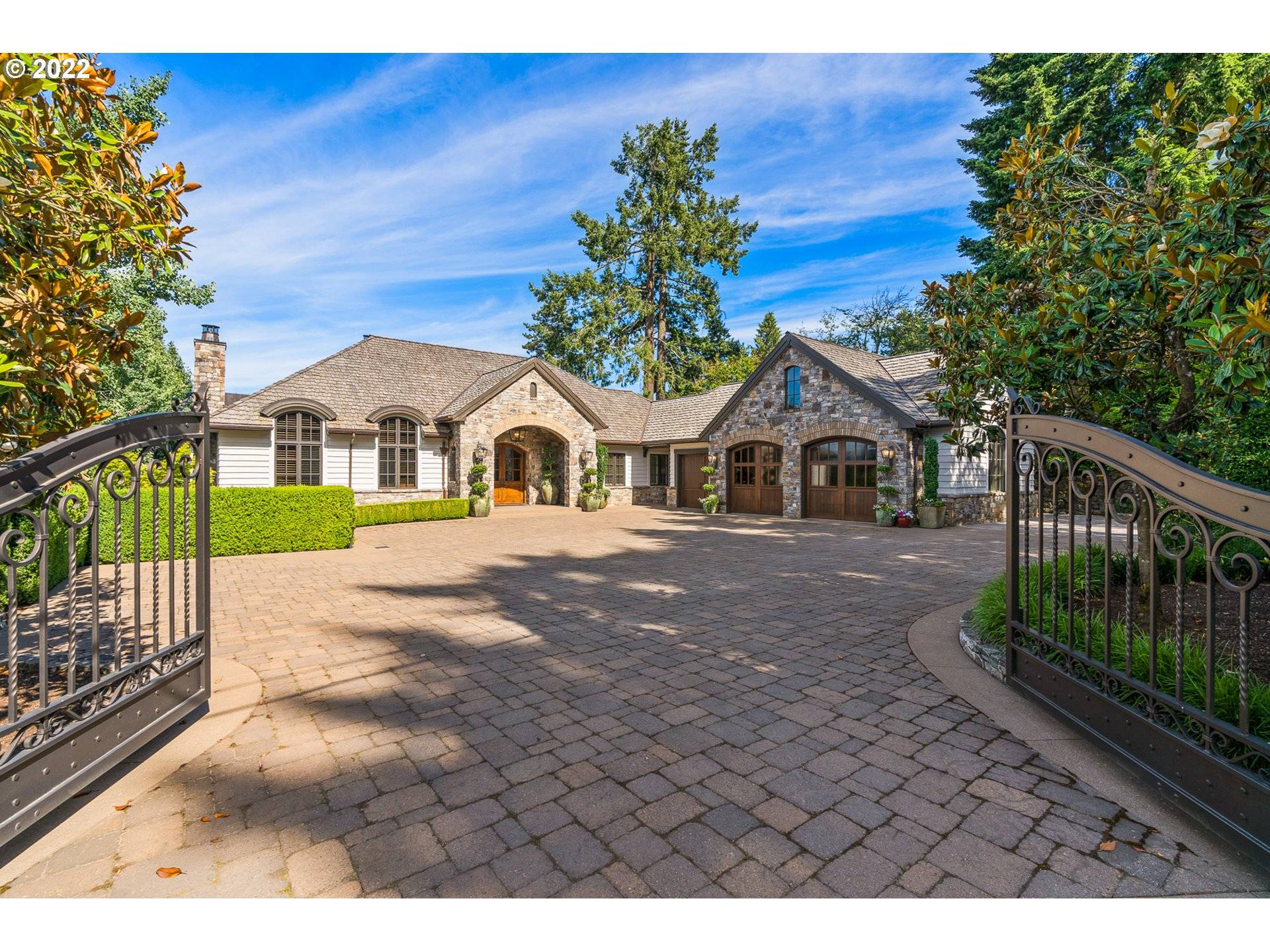 Lake Oswego, OR 97034,14390 UPLANDS DR