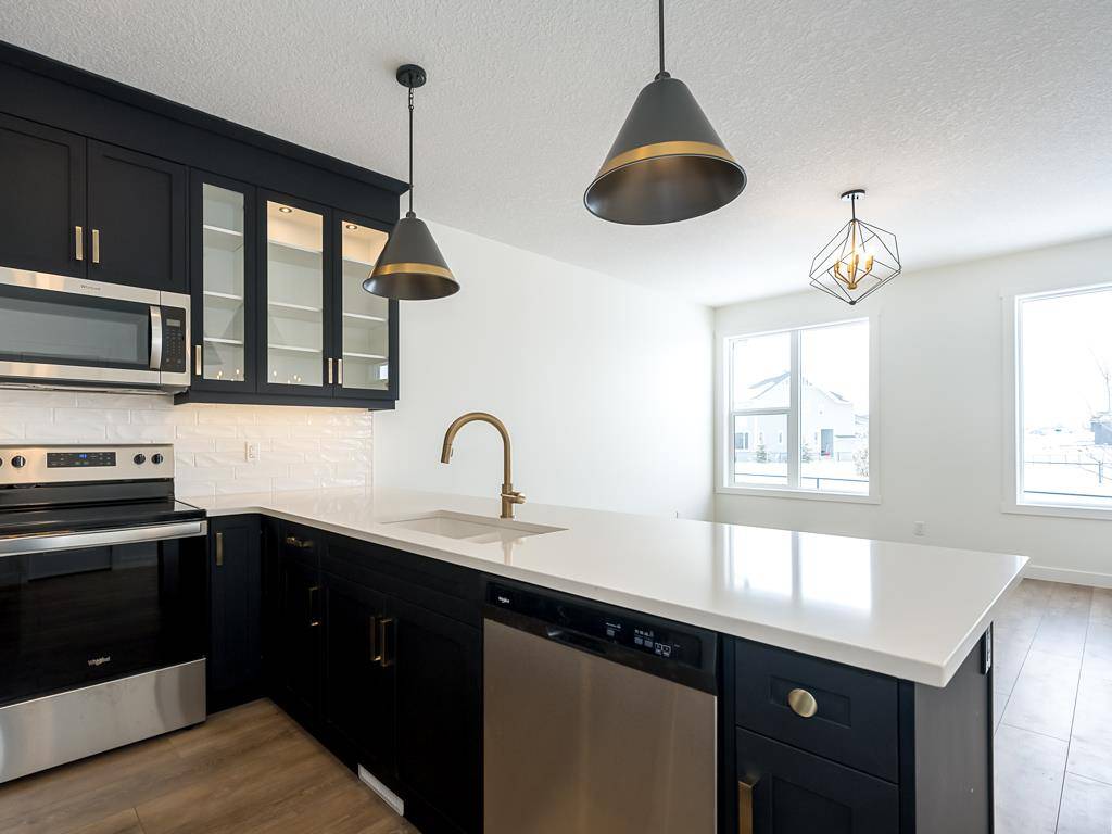 Calgary, AB T2X 4T3,171 Legacy Glen Parade SE