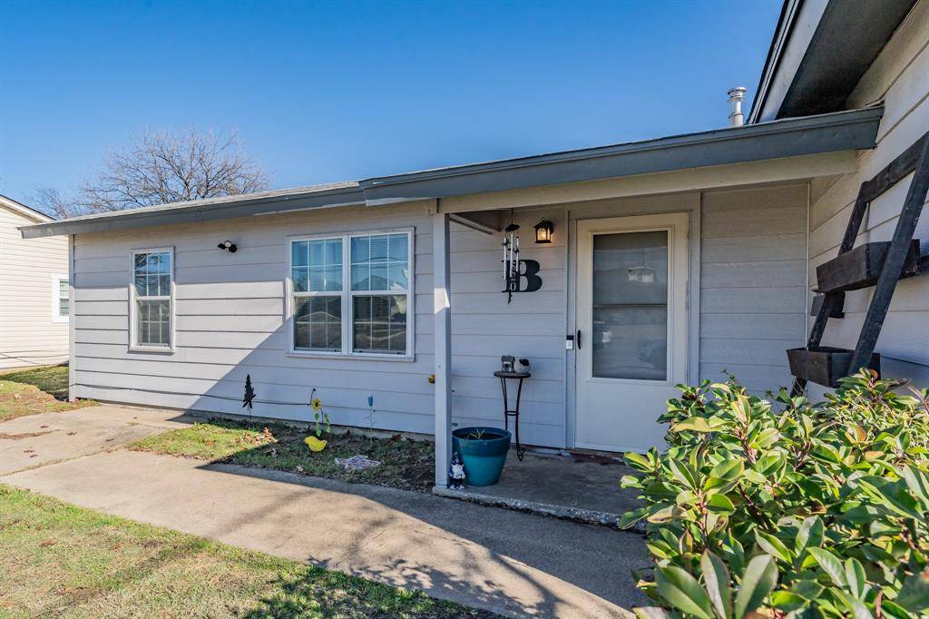 Burleson, TX 76028,320 NW Renfro Street