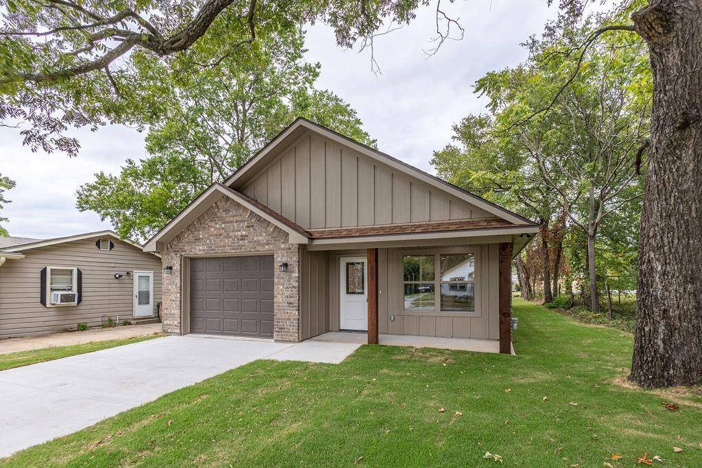 Denison, TX 75020,605 W Elm Street