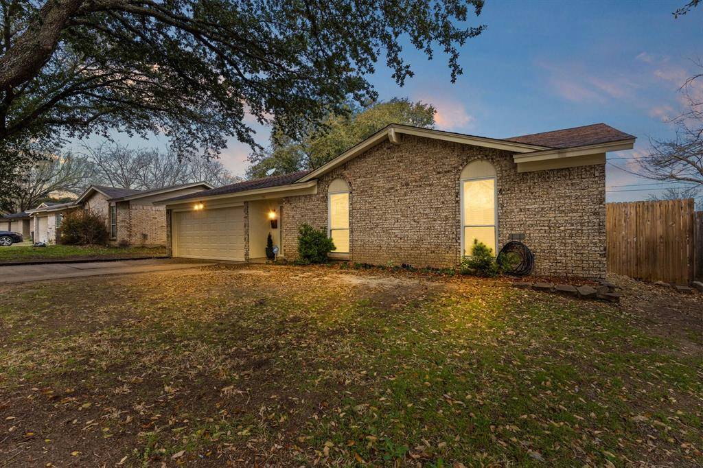 Burleson, TX 76028,314 Boulder Court