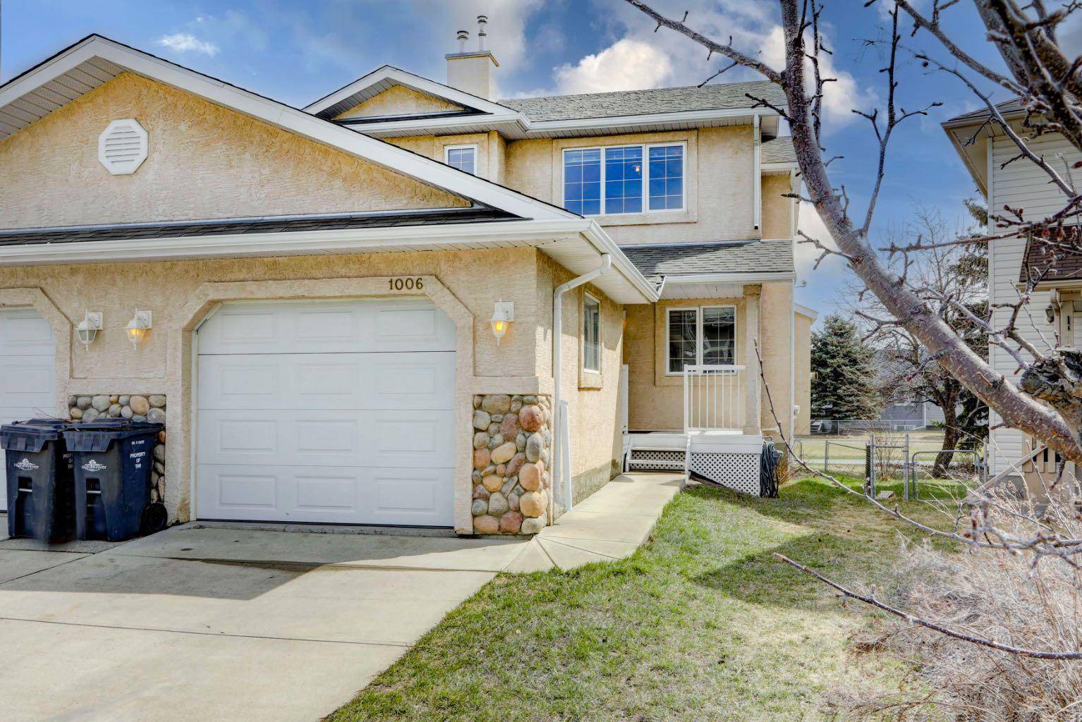 High River, AB T1V 1T5,1006 High Glen PL NW