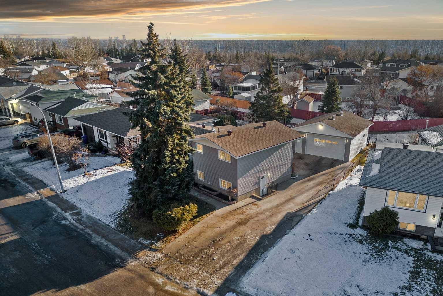 Fort Mcmurray, AB T9H 3V6,129 Hinge RD