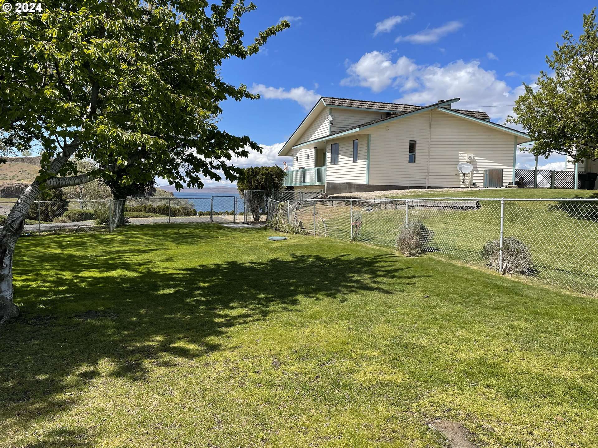 Hermiston, OR 97838,33890 RIVER VIEW DR