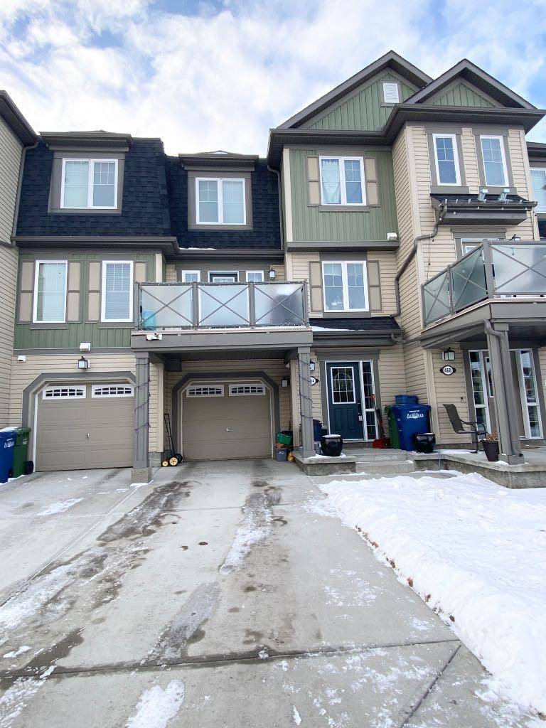 Airdrie, AB T4B 3T4,464 WINDSTONE GRV SW