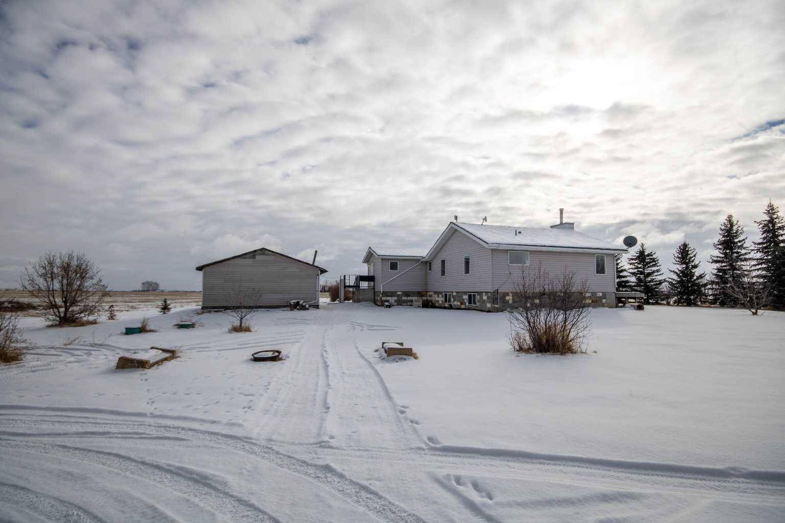 Rural Mountain View County, AB T0M 1X0,27016 Highway 582 HWY