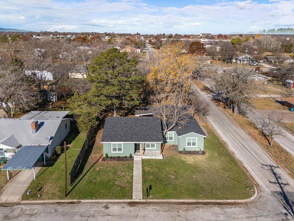 Bowie, TX 76230,1214 N Lamb Street