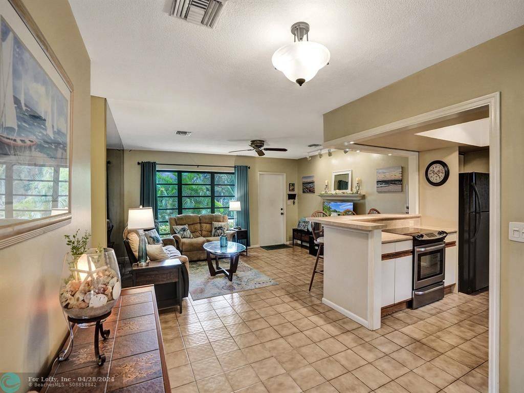 Lighthouse Point, FL 33064,2771 NE 53rd Ct