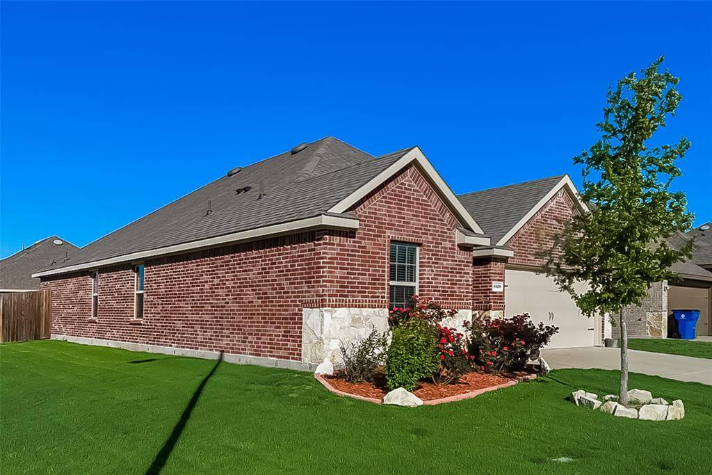 Waxahachie, TX 75165,1529 Woodlake Drive