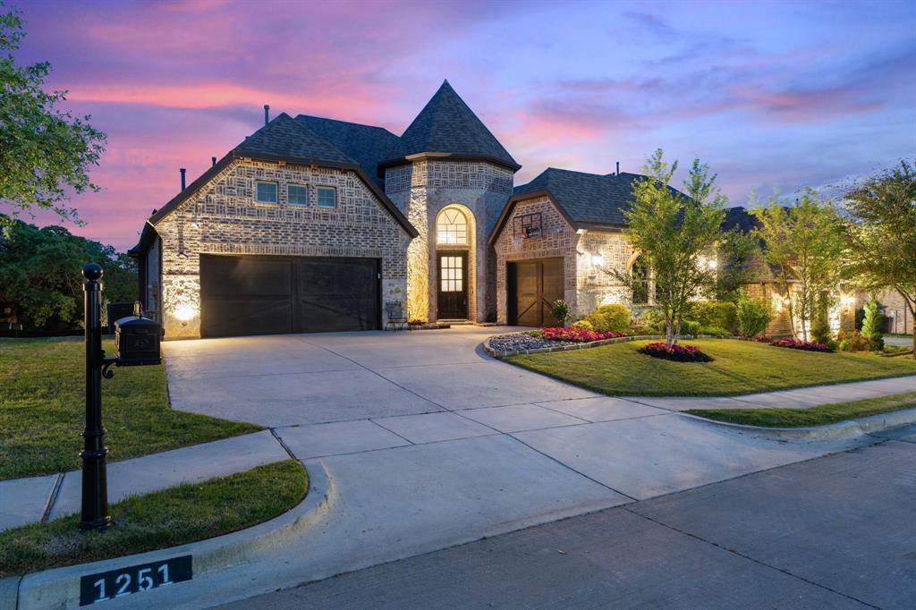 Grapevine, TX 76051,1251 Falcon Drive