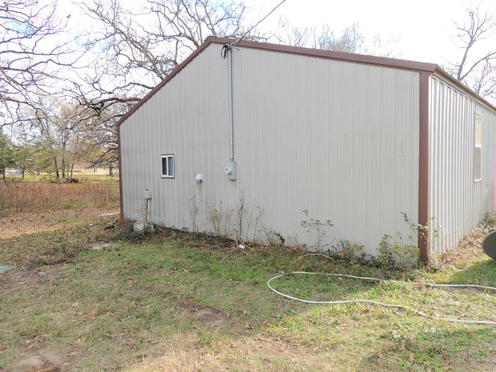 Quinlan, TX 75474,1859 Lake Highland W