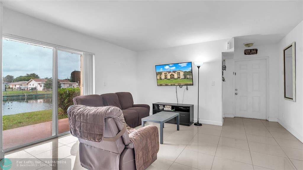 Tamarac, FL 33321,7610 Westwood Dr #103