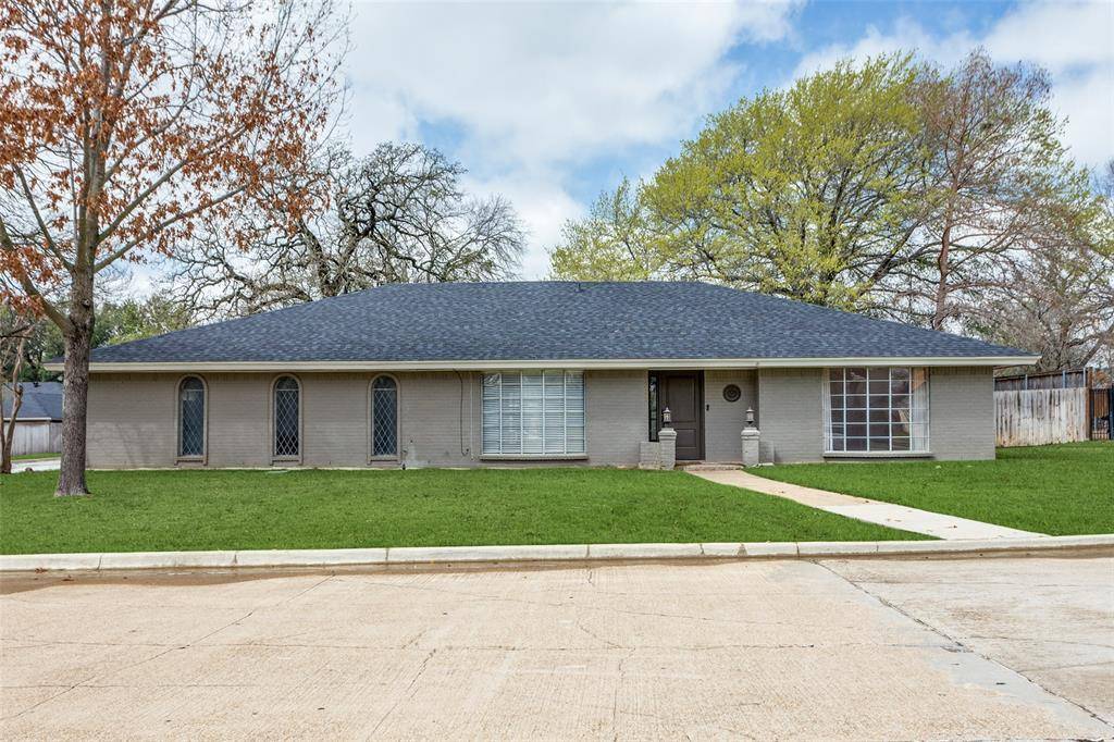 Mansfield, TX 76063,1325 Clover Hill Road