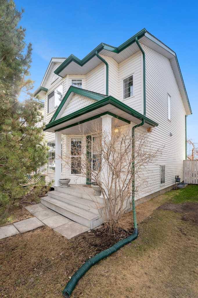 Calgary, AB T3J 3R4,5243 Martin Crossing DR NE