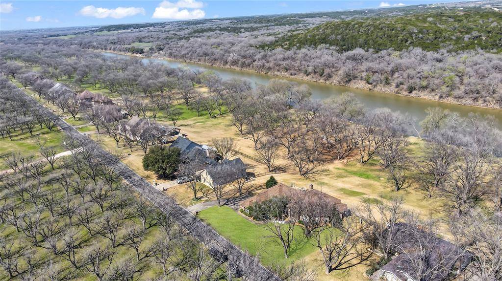 Granbury, TX 76049,8432 Ravenswood Road