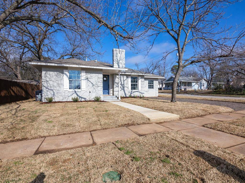 Bowie, TX 76230,812 Sanders Street