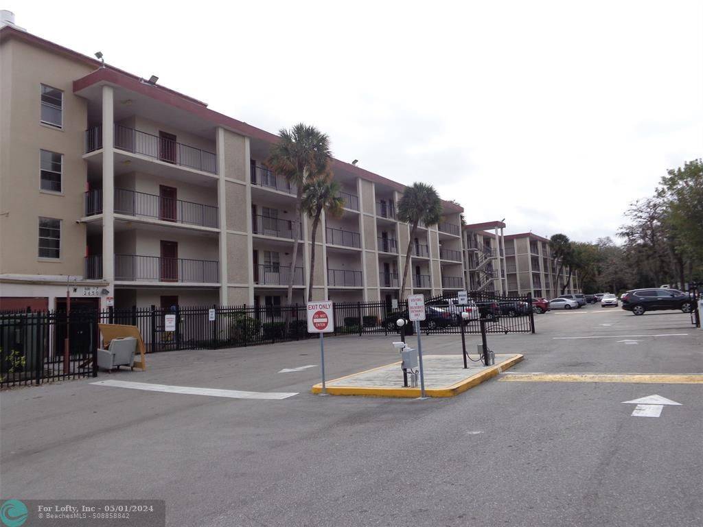 Lauderdale Lakes, FL 33313,2600 NW 49th Ave  #312