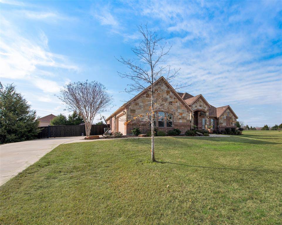 Oak Leaf, TX 75154,924 Indian Trail