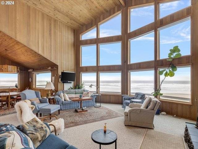 Cloverdale, OR 97112,5600 JASMINE AVE