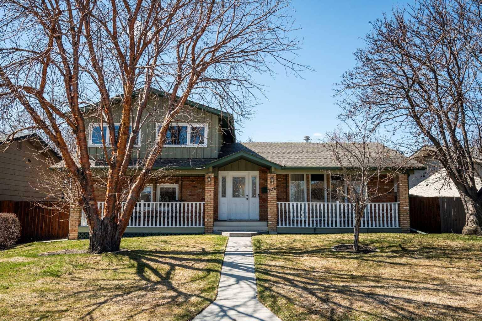 Calgary, AB T2J 3Y4,239 Parkland CRES SE