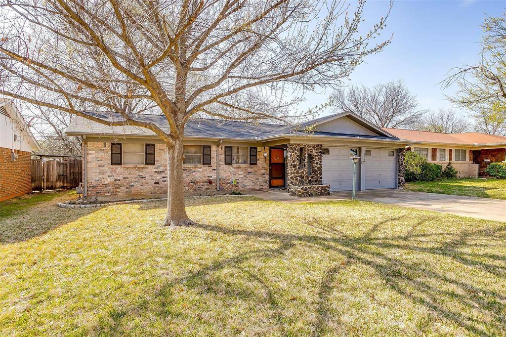 Edgecliff Village, TX 76134,5844 Westcrest Drive W