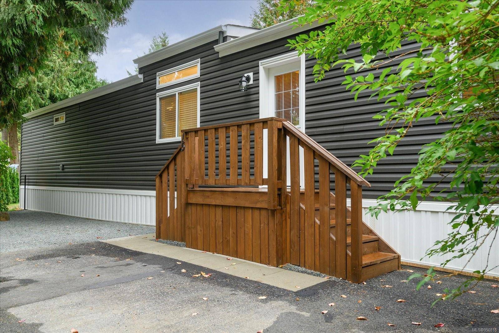 Nanaimo, BC V9R 6N3,25 Maki Rd #15