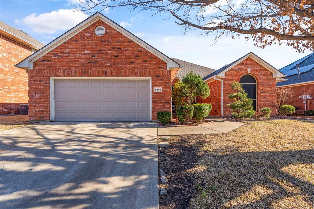 Haltom City, TX 76137,5861 Echo Bluff Drive