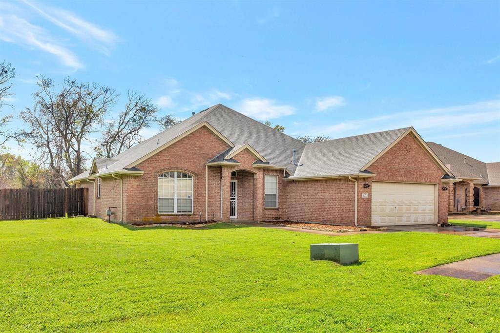 Benbrook, TX 76116,8137 Wendy Lane