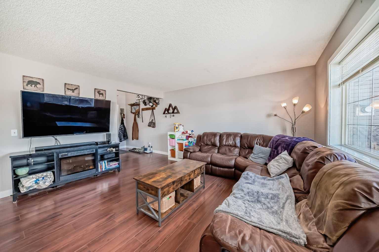 Okotoks, AB T1S 2M1,131 Cimarron Grove CIR