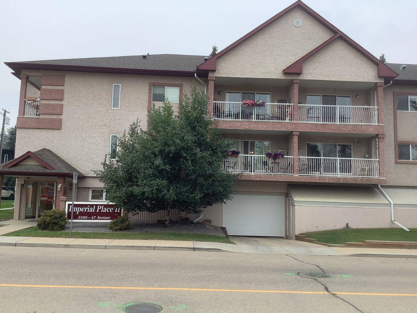 Red Deer, AB T4N 3R2,5330 47 AVE #303