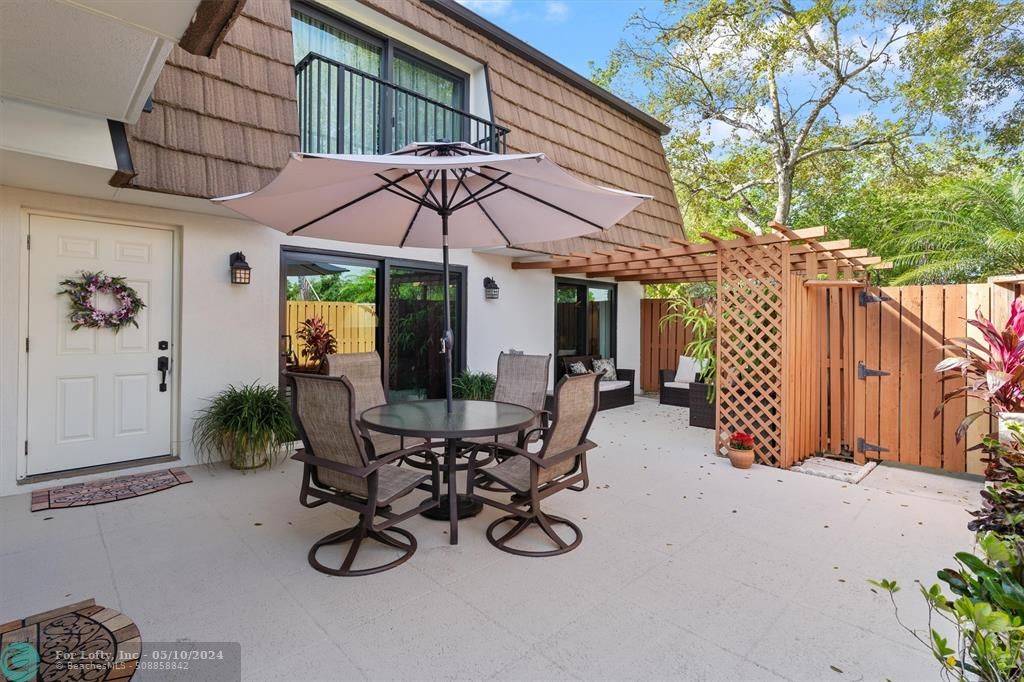 Davie, FL 33324,9151 SW 23rd St #A