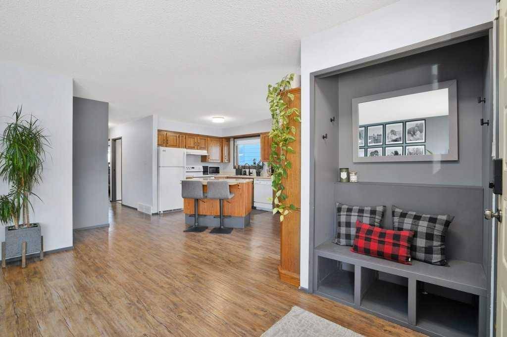 Innisfail, AB T4G 1M7,4820 44 ST