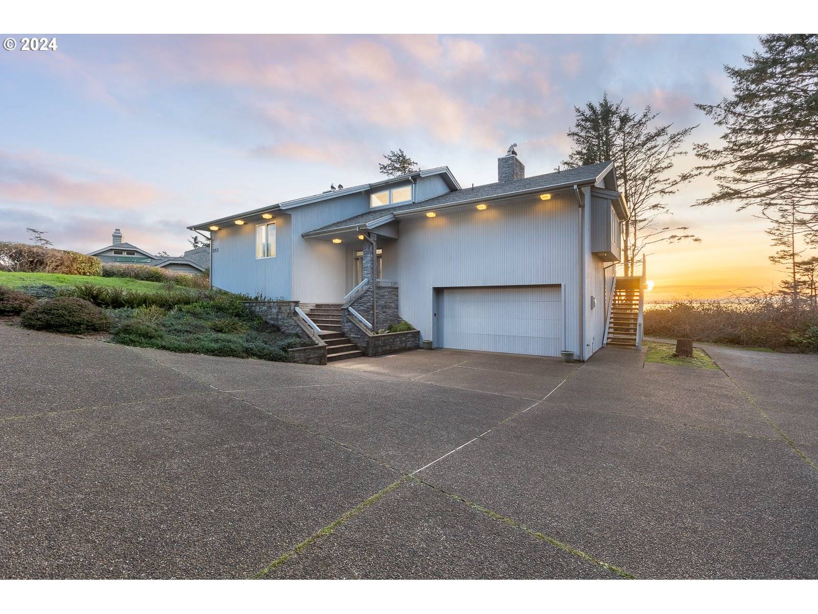 Otter Rock, OR 97369,242 SEA CREST WAY