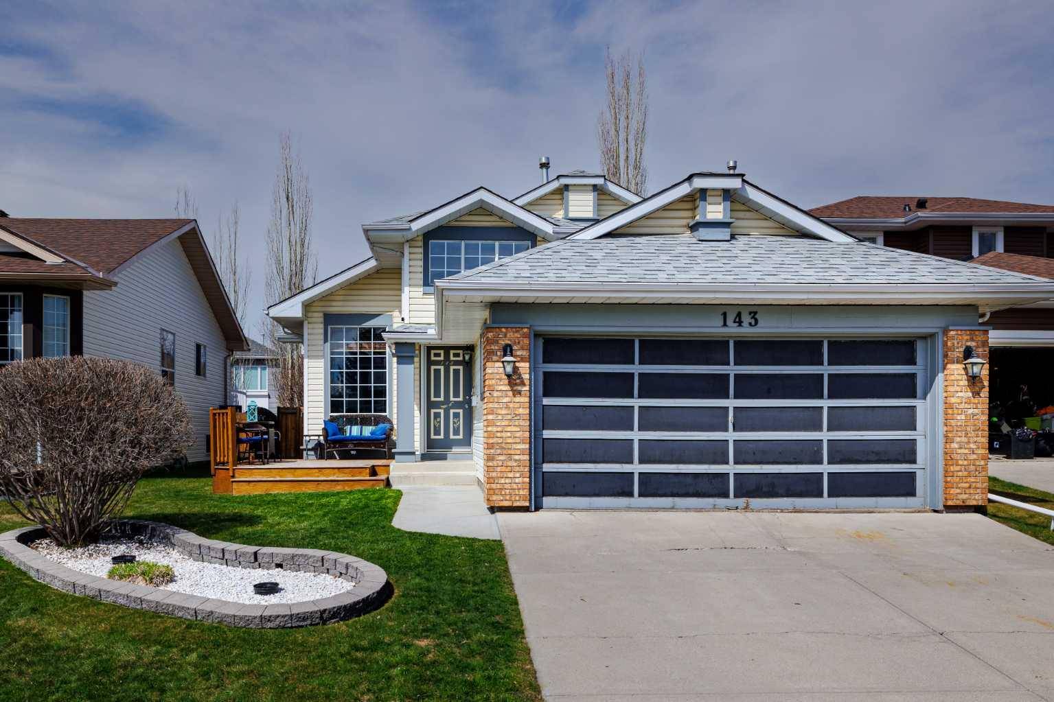 Calgary, AB T2C 4B7,143 Riverstone Close SE