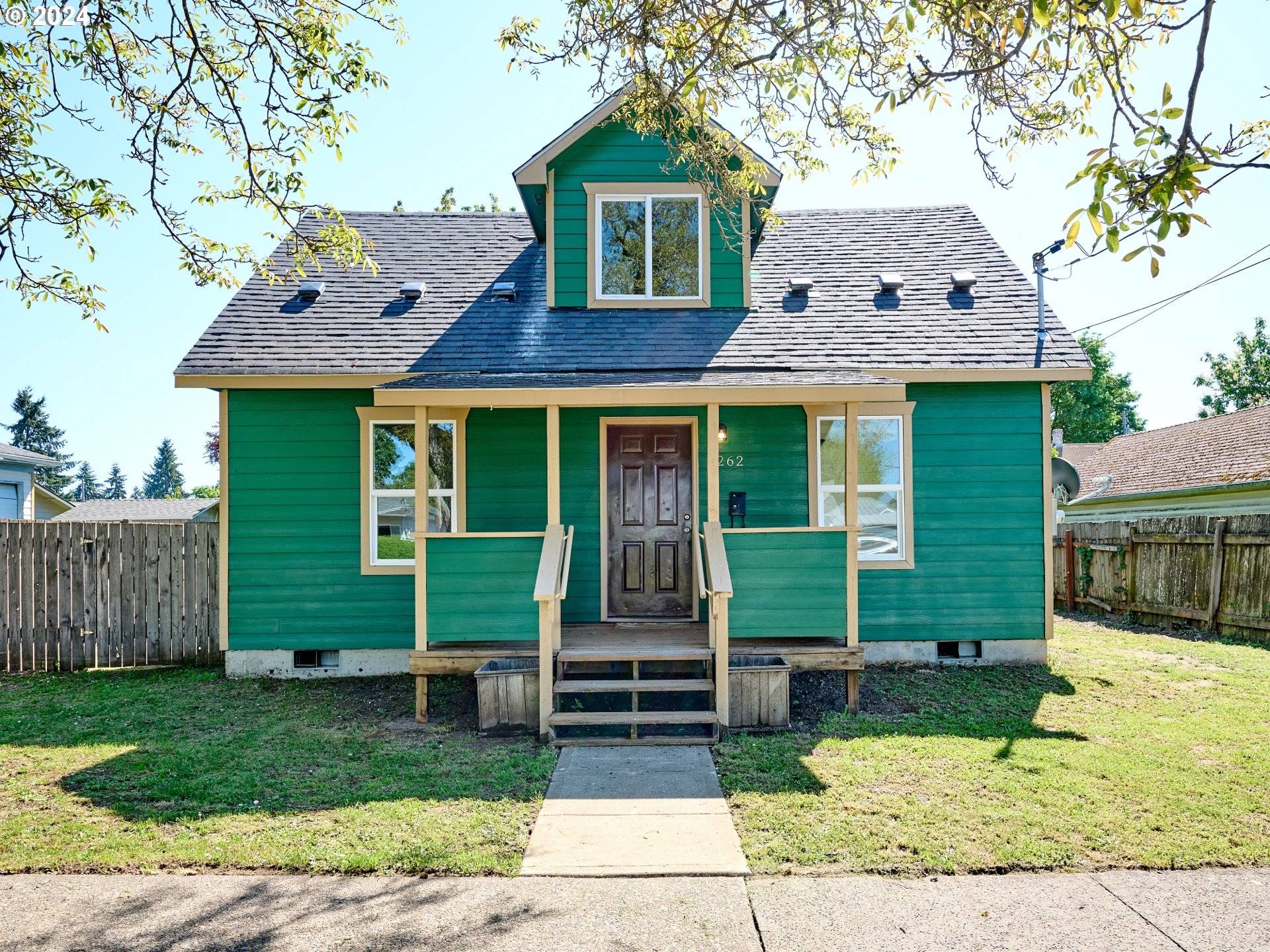 Dallas, OR 97338,1262 SE LYLE ST