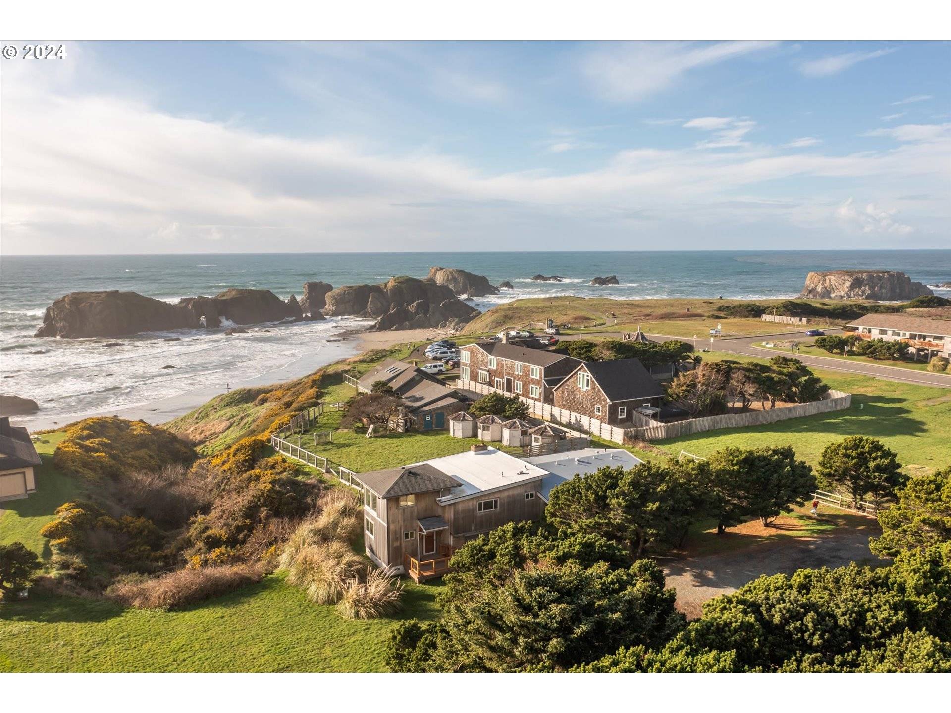 Bandon, OR 97411,1190 BEACH LOOP DR SW